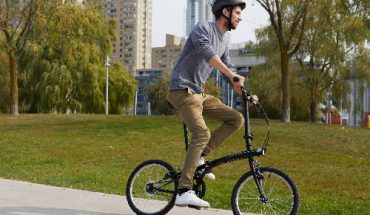 homem no parque em post sobre bicicletas urbanas