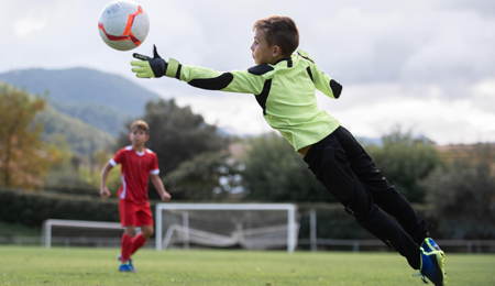 6 coisas que as crianças aprendem com o futebol